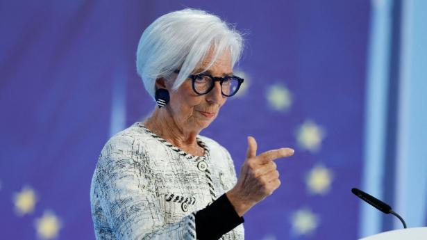 Pilen peger på renteløft – men ECB står med et svæ