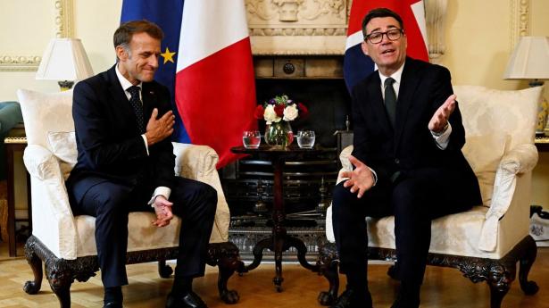 Den franske præsident, Emmanuel Macron, er den første EU-leder til at besøge Storbritanniens premierminister, Andy Burnham. Mødet mellem de to fandt sted torsdag.