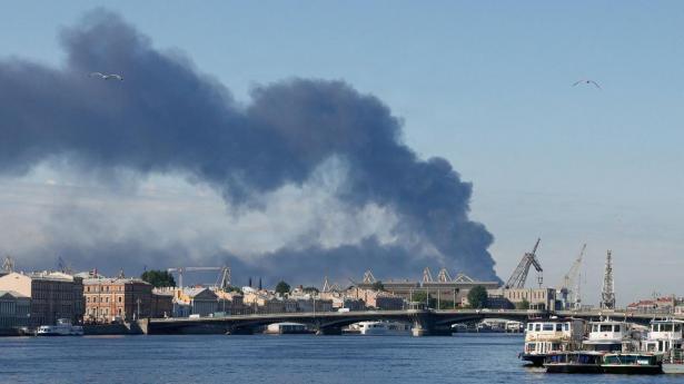 Russisk olieterminal i brand efter ukrainsk droneangreb