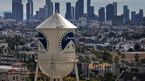 Et nyt købsbud fra Paramount forsøger ifølge en unavngiven kilde, der har talt med Reuters, at imødekomme bekymringer fra Warner Bros. om finansiel sikkerhed.