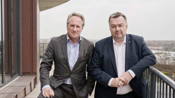 “Med lægemiddelpakken har vi chancen for at styrke en af Europas vigtigste industrier. Derfor er det ubegribeligt, at der fortsat finder forhandlinger sted, som går i den stik modsatte retning,” skriver Lars Sandahl Sørensen og Claus Jensen.