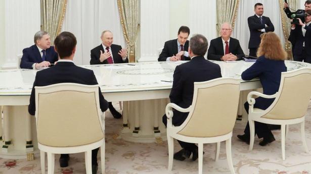 Putin havde kort inden mødet sagt, at han var klar til at gå i krig med Europa, hvis det blev nødvendigt.