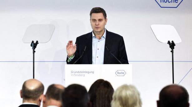 Thomas Schinecker, topchef i Roche Gruppen, ser Zealand Pharmas vægttabshåb som et godt kombinationsmiddel.