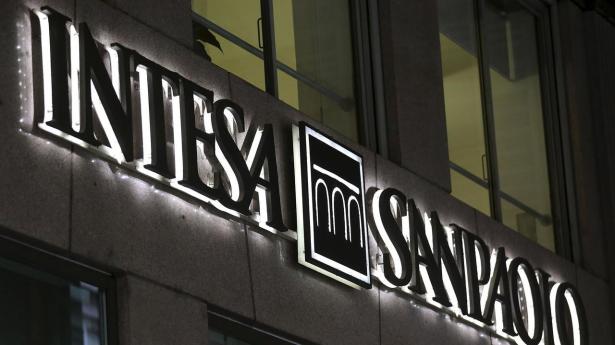 Italiensk storbank klarer sig bedre end ventet med tæt på fordobling af handelsindtægter