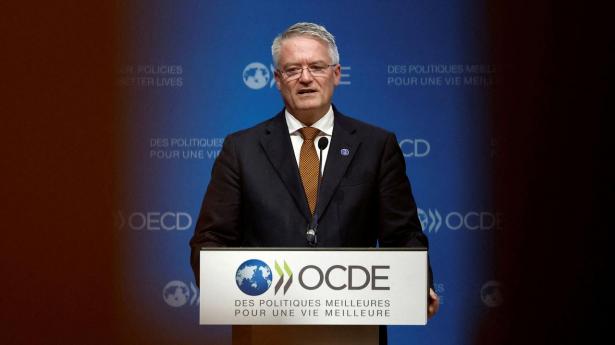 OECD's generalsekretær Mathias Cormann er klar med en ny prognose for global økonomi. 