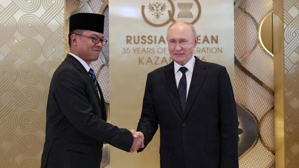 Putin er vært for topmøde med ledere af asiatiske lande
