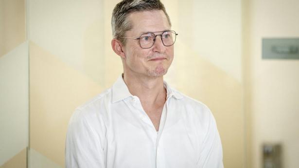Sophus Garfiel, der dengang var departementschef, under ministeroverdragelse i Digitaliseringsministeriet.
