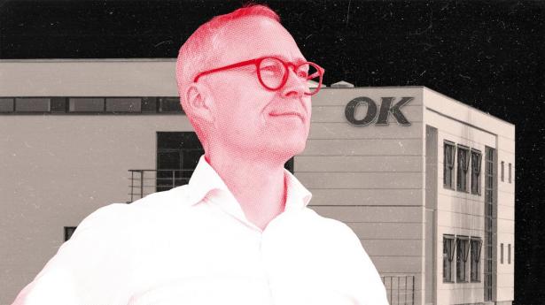 Michael Løve skiftede fra topchef i Netto til adm. direktør i OK-koncernen i sommeren 2022, hvor han skal sikre skiftet mod et rent elselskab på sigt. 