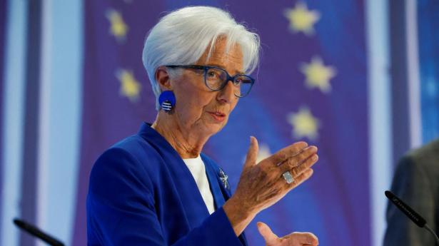 ECB’s Christine Lagarde annoncerede i sidste uge en rentestigning. Det ligner en politikfejl fra en rådvild centralbank, skriver Theis Knuthsen