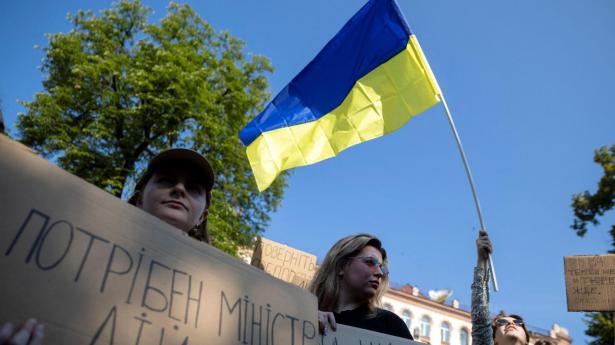 Ekspert: Zelenskyj-udfordrer løber Ruslands ærinde