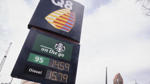 Fører til store ændringer: Tankstationer har reserveret “urimeligt høje beløb”