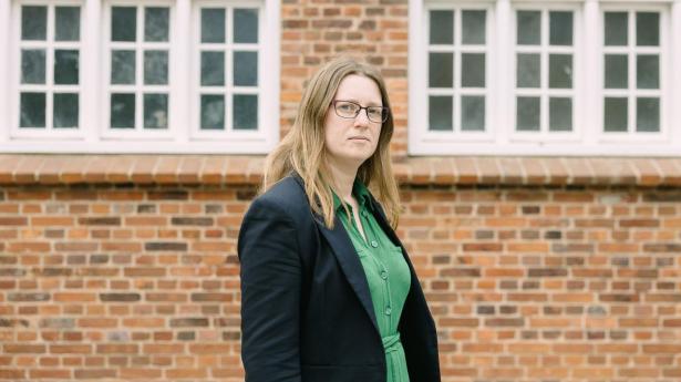 Hvis man mister opbakningen til den stigende folkepensionsalder, risikerer man at sætte den finanspolitiske holdbarhed over styr, skriver Sofie Holme Andersen.