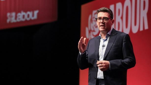 Andy Burnham vil rulle privatisering tilbage og ændre valgsystem