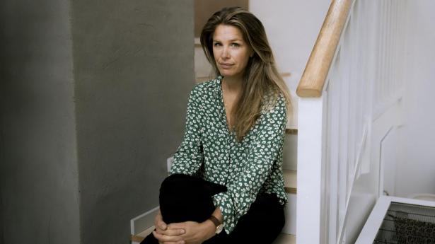 “Økonomisk graver man sin egen grav lige nu. Det er vi først ved at finde ud af. Det er en god forretning at forebygge mistrivelsen og gribe forældrene,” siger Louise Gielov.