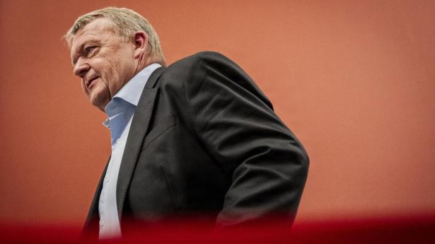 Moderaternes formand, Lars Løkken Rasmussen, smed fredag eftermiddag en bombe i regeringsforhandlingerne.