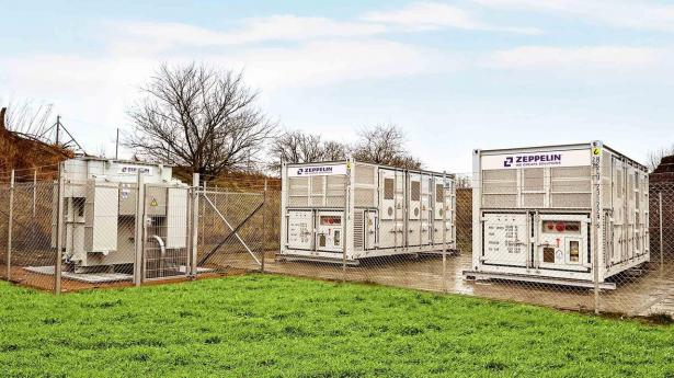 BESS batteripakker gør det muligt at lagre overskydende energi fra sol og vind, som kan anvendes som backup-strøm, når produktionen falder. Dette giver ekstra sikkerhed for, at strømforsyningen er tilgængelig, når det er nødvendigt.