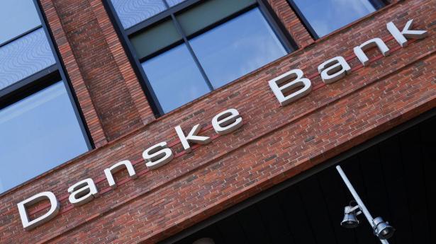 Danske Bank fyrer over 400 medarbejdere