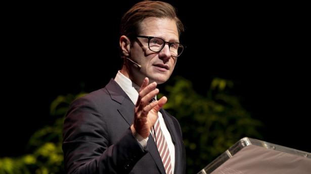 Danske Banks adm. direktør, Carsten Egeriis, taler på Finans Danmarks årsmøde i Skuespilhuset i København,