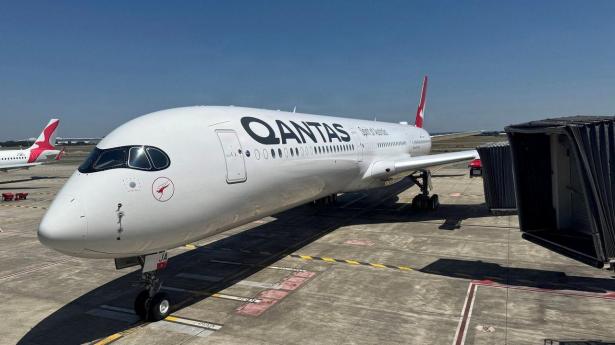 Qantas har lanceret et specialbygget Airbus-fly, der fra oktober næste år forventes at flyve mellem London og Sydney uden mellemlandinger.