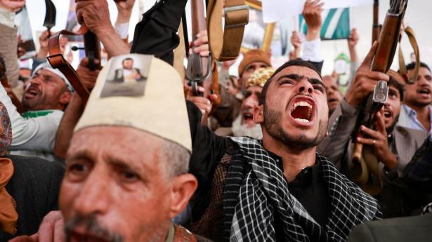 Mindst 38 soldater dræbt i houthiernes angreb i Yemen