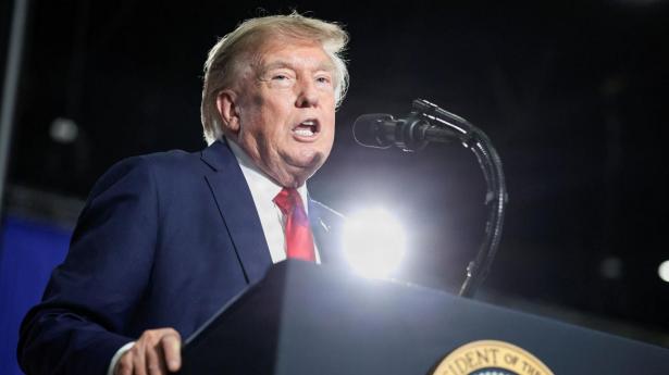 Trump varsler mere told til Canada