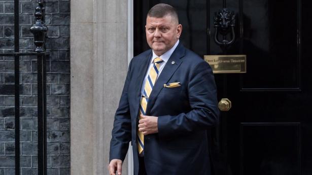 Ukraines ambassadør i Storbritannien, Valerii Zaluzhnyi, er overbevist om, at Ukraine ikke bliver medlem af Nato. Erkendelsen er, at ingen amerikanske præsidenter så længe øjet rækker vil arbejde målrettet på at indlemme Ukraine.