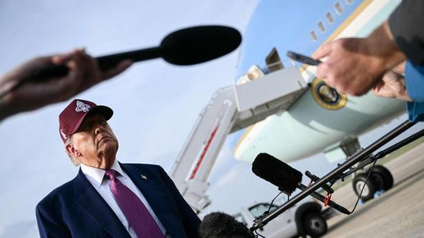 Donald Trump er åben for at forlænge toldpause, fortalte han natten til torsdag.