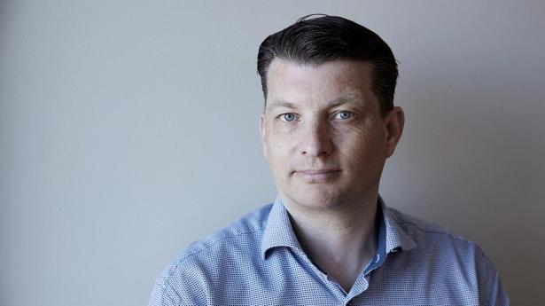 Virksomheder skal i stigende grad træffe strategiske valg om AI, sikkerhed og software, siger Claus Stokholm, software salgsspecialist hos Dustin