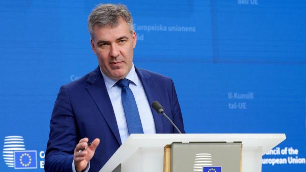 Klimaminister Lars Aagaard (M) er tilfreds, efter at EU-Ministerrådet og repræsentanter fra EU-Parlamentet har landet en foreløbig aftale om at reducere udledningen af drivhusgasser markant inden 2040.