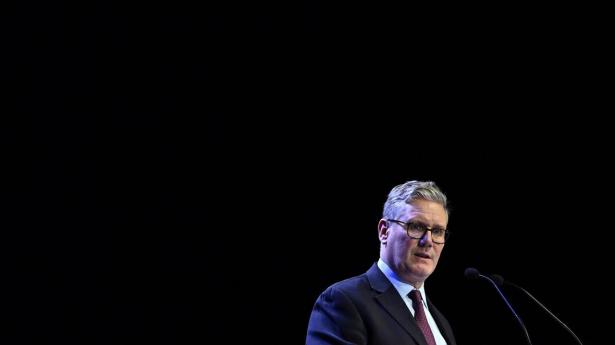Storbritanniens premierminister, Keir Starmer, siger, at der under G20-topmøde vil være drøftelser om forslag til fredsplan for Ukraine. Trump deltager ikke i topmødet. 