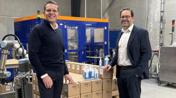 Australian Bodycares salgs- og marketingdirektør Morten Bo Madsen (tv.) og adm. direktør Jan Kruse Hansen fortsætter i ledelsen og som medejere, når Ecooking er rykket ind hos Australian Bodycare i Vissenbjerg.