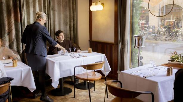 Restaurant Møntergade byder på smørrebrød i mondæne rammer.