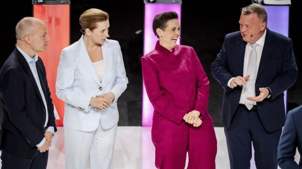 Mette Frederiksen skal løse en svær opgave. Hun skal udarbejde et regeringspapir, hvor der både skal være plads til Enhedslisten og Pelle Dragsteds krav samtidig med, at Lars Løkke og Moderaterne får markante indrømmelser på økonomiske reformer. 