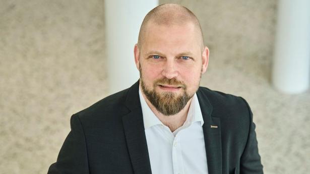Chris Bay overtog 1. maj jobbet som direktør for revision, outsourcing og processer i Beierholm, der de seneste år har oplevet massiv vækst.