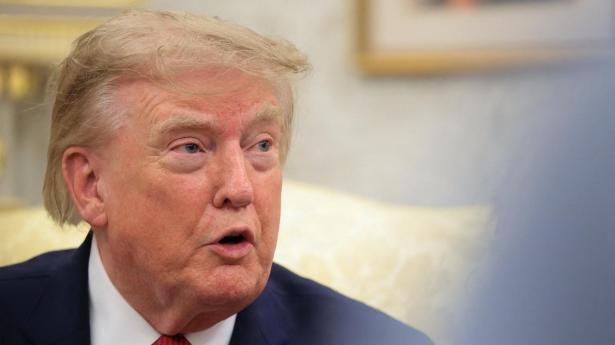 Trump sætter planlagt told på canadiske varer på pause