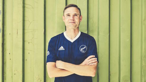 Direktør og sportstræner skal skaffe titusindvis af kunder til pensionskæmpe
