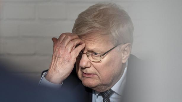 ATP's bestyrelse bør være villig til at se på en løsning, hvor ATP-ydelsen styrkes, så folkepensionen plus ATP kommer op på at udgøre over 70 pct. af en ufaglært arbejders årsløn, skriver Bjarne Hastrup.