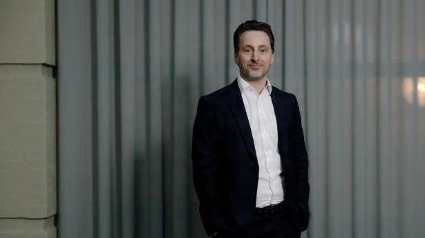 "Det gør mig afsindigt stolt, at vi gennem partnerskabet kommer til at byde mange nye kunder velkommen over de næste år," siger adm. direktør i Tryg-koncernen, Johan Kirstein Brammer.