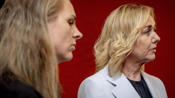 Mona Juul (K) og Troels Lund Poulsen (V) har højst usædvanligt refereret fra regeringsforhandlinger. Det er nødvendigt, mener Mona Juul.