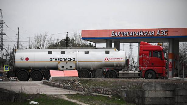 Rusland bremser brændstofsalg på Krim efter ukrainske angreb mod oliefaciliteter