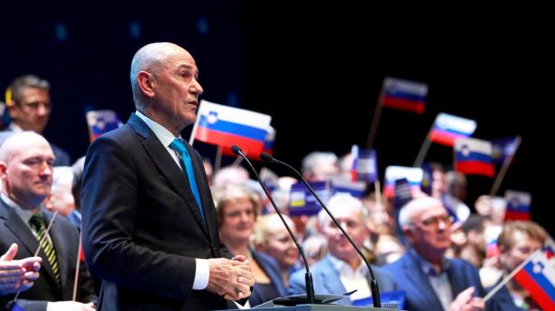 Janez Jansa fra det højreorienterede SDS er på stemmesedlen i Slovenien søndag. Han har tidligere været premierminister tre gange.