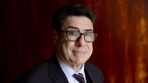 Philippe Aghion er født i 1956 i Paris, har vundet Nobelprisen i økonomi og er professor på College de France.