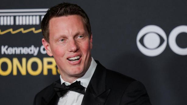 “Vores tilbud giver klart WBD-investorer større værdi og en mere sikker og hurtig vej til gennemførelse,” siger David Ellison, adm. direktør i Paramount, i en meddelelse.