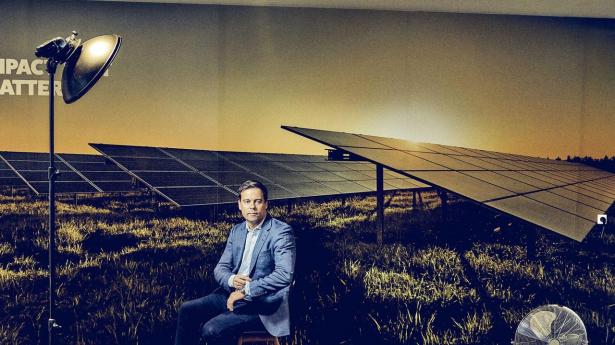 Solcellekæmpe får fem år til at rette op på krise