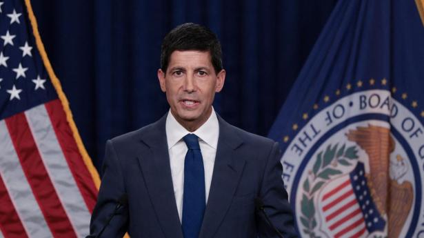 Det lykkedes ikke Kevin Warsh at forklare markedet på overbevisende vis, hvorfor renten ikke skulle hæves, da den amerikanske centralbank onsdag aften holdt rentemøde.