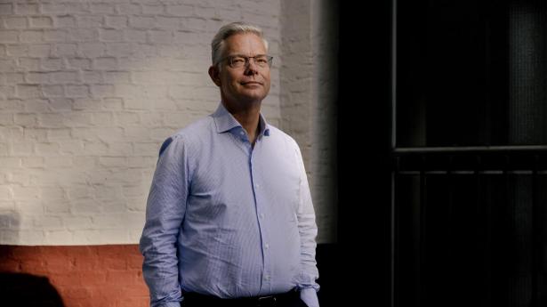 Mark Luscombe blev først udpeget som adm. direktør i Sydbank, men da storfusionen med Arbejdernes Landsbank og Vestjysk Bank sidste år blev gennemført, kom han i spidsen for den samlede AL Sydbank.