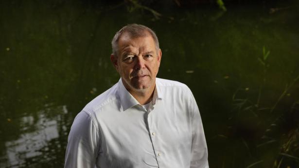 Steen Gram-Hanssen er adm. direktør i Domus Forsikring. Han håber at få solgt selskabets portefølje af ejerskifteforsikringer inden nytår