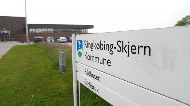 Ringkøbing-Skjern Kommune beklager, at borgeres CPR-numre ved en fejl havnede på kommunens hjemmeside. 