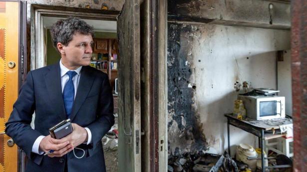 Rumæniens præsident, Nicușor Dan, besøgte fredag en lejlighedsbygning, der blev ramt af en drone, hvilket sårede to personer. Søndag har analytikere konkluderet, at dronen var russisk.