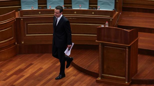 Kosovos fungerende premierminister, Albin Kurti, har ikke den nødvendige opbakning i parlamentet til at kunne fortsætte som regeringsleder.
